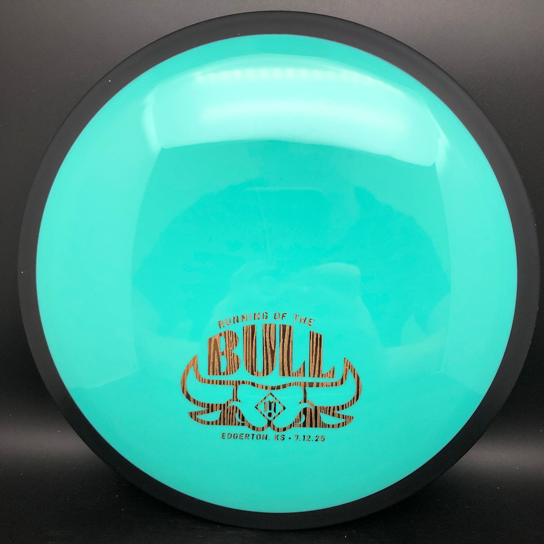MVP Neutron Trail - Peek-A-Boo bull
