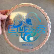 Load image into Gallery viewer, Discraft FuZed Buzzz (buzzzsaw) 167-176 gm
